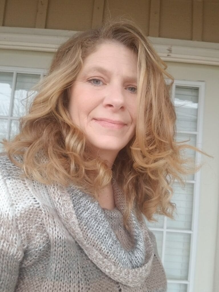 woman with blonde hair